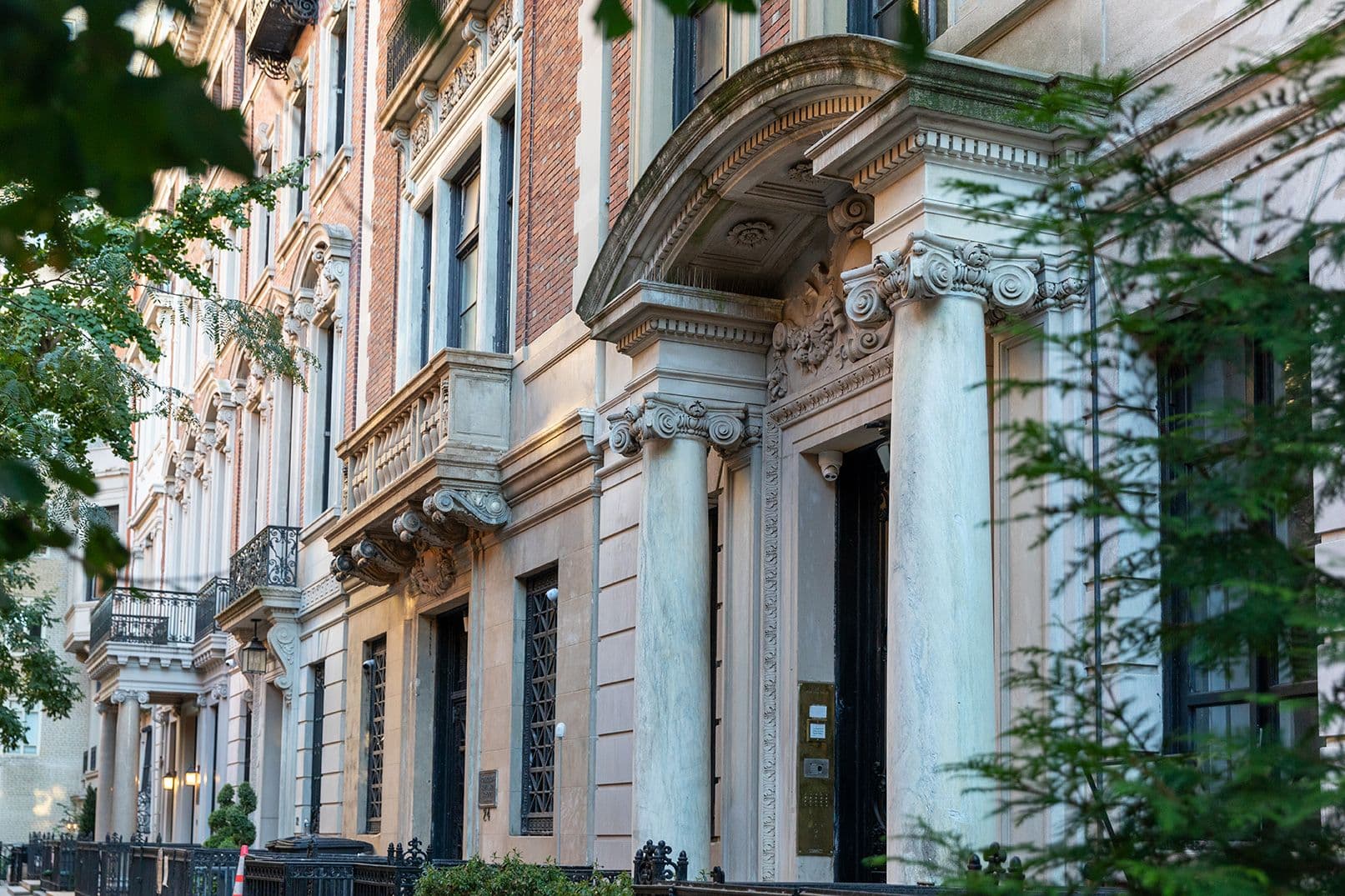 Neighborhood The Laney